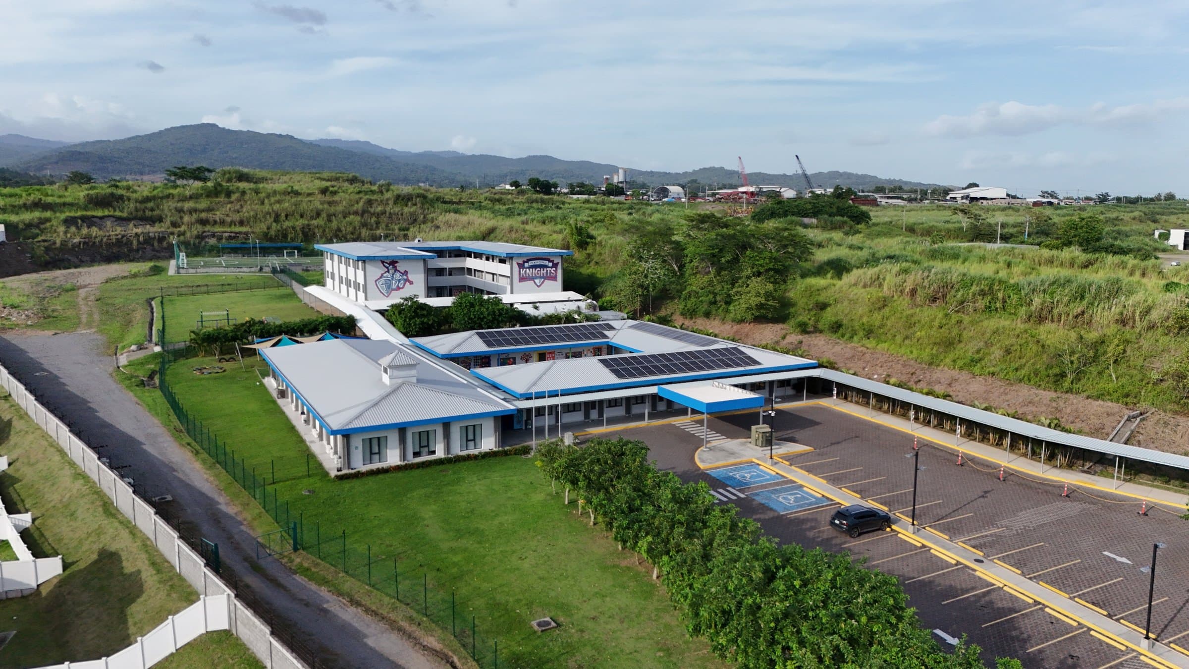 Institución educativa — The Oxford School